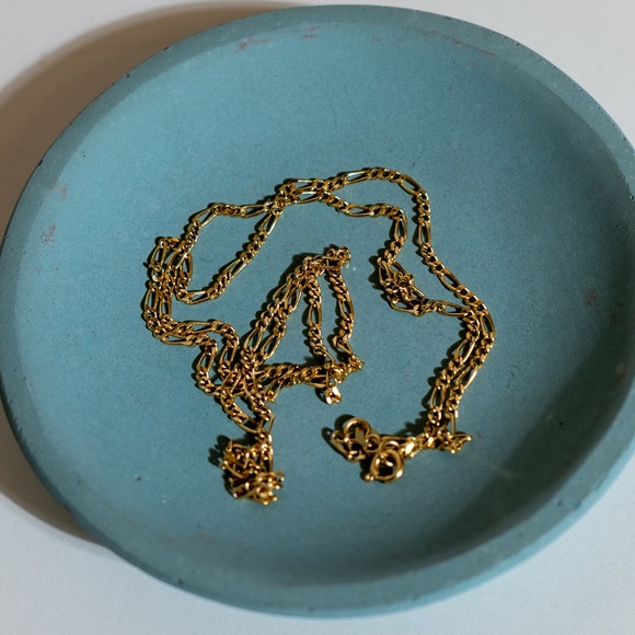 14k diamond cut petite figaro chain necklace in 24 inch solid gold stamped au585 - Picture 3 of 9